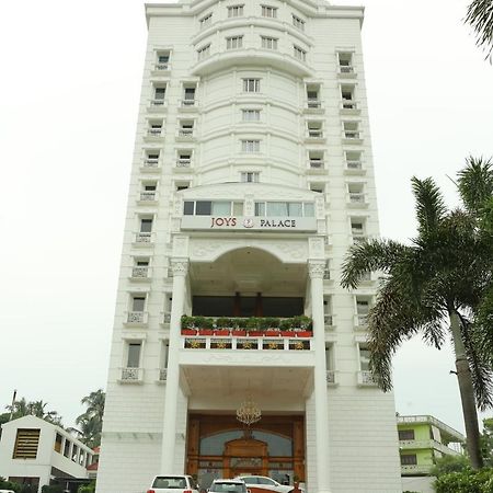 Thrissur Joys Palace Hotel מראה חיצוני תמונה