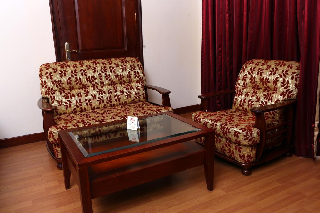 Thrissur Joys Palace Hotel מראה חיצוני תמונה