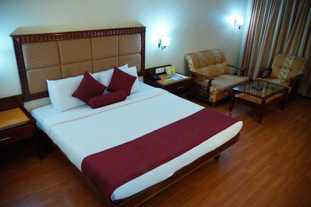 Thrissur Joys Palace Hotel מראה חיצוני תמונה