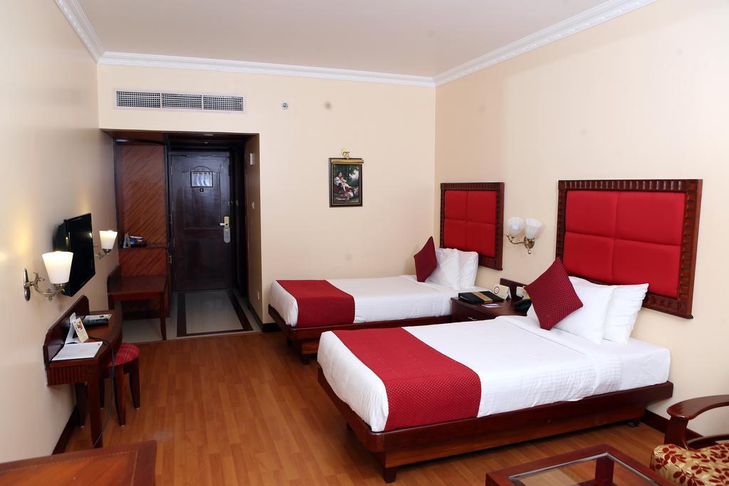 Thrissur Joys Palace Hotel מראה חיצוני תמונה