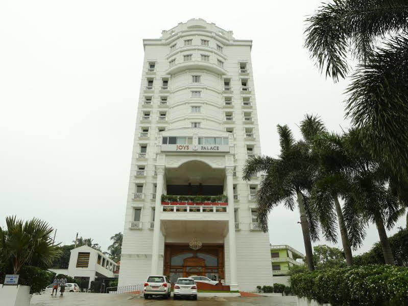 Thrissur Joys Palace Hotel מראה חיצוני תמונה