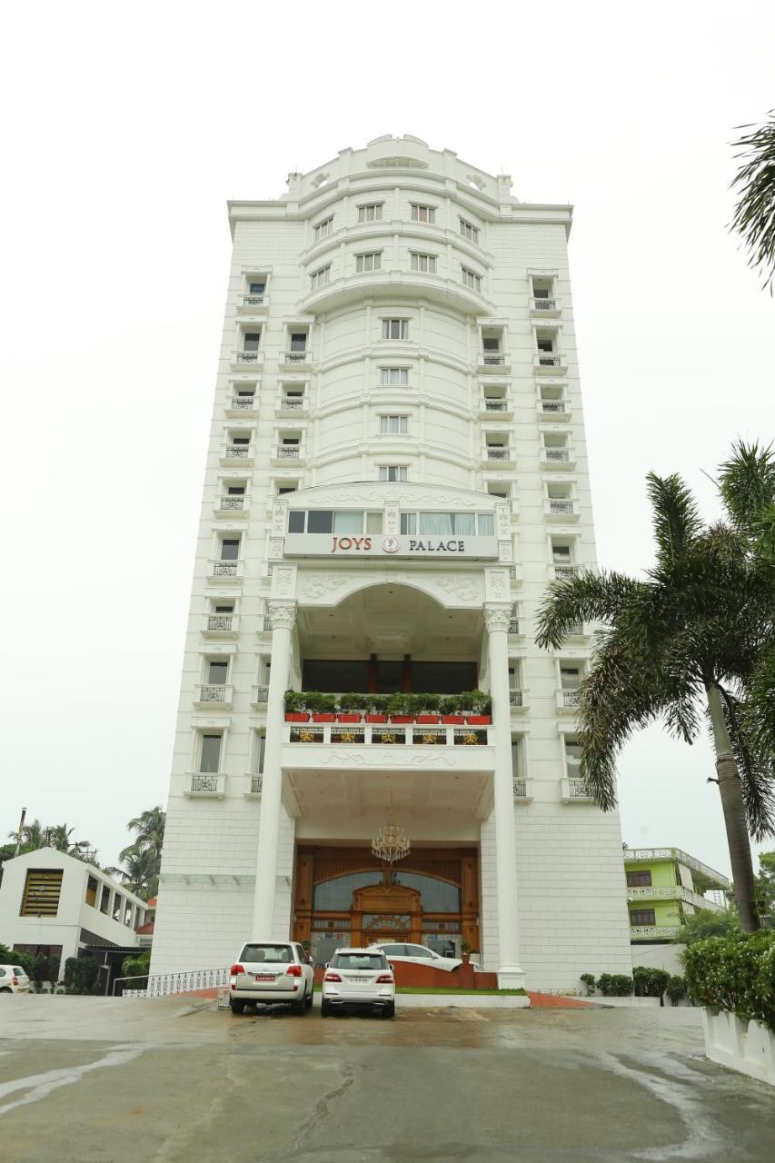 Thrissur Joys Palace Hotel מראה חיצוני תמונה