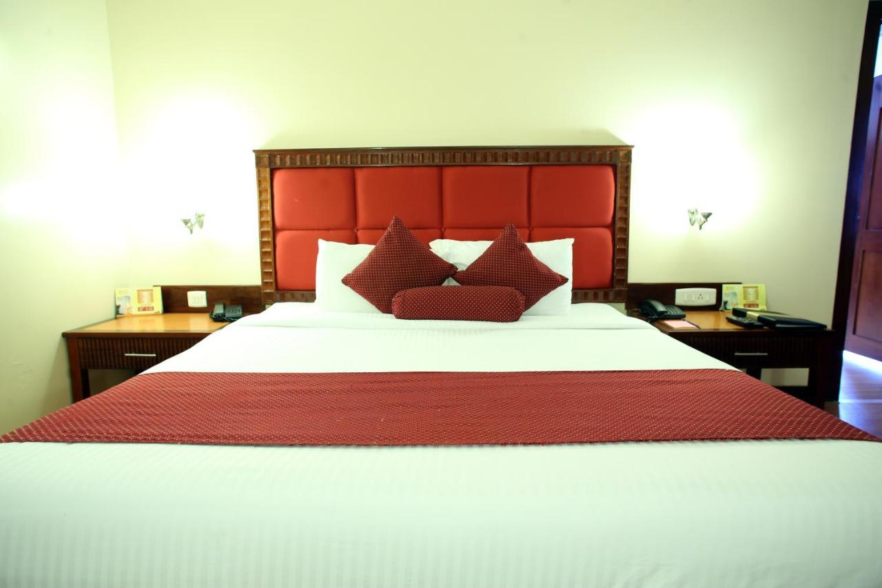 Thrissur Joys Palace Hotel מראה חיצוני תמונה