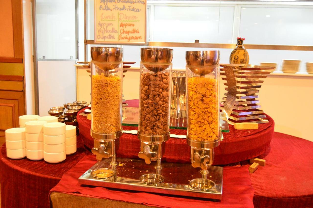 Thrissur Joys Palace Hotel מראה חיצוני תמונה